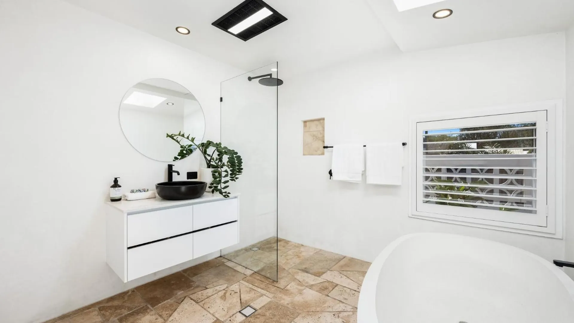 Holiday home Coastal Bliss Sun & Surf Retreat Villa Coolum Beach