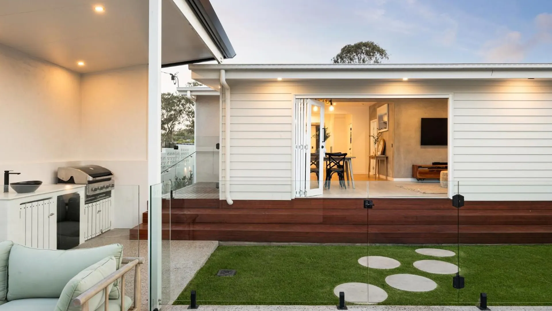 Holiday home Coastal Bliss Sun & Surf Retreat Villa Coolum Beach Australia