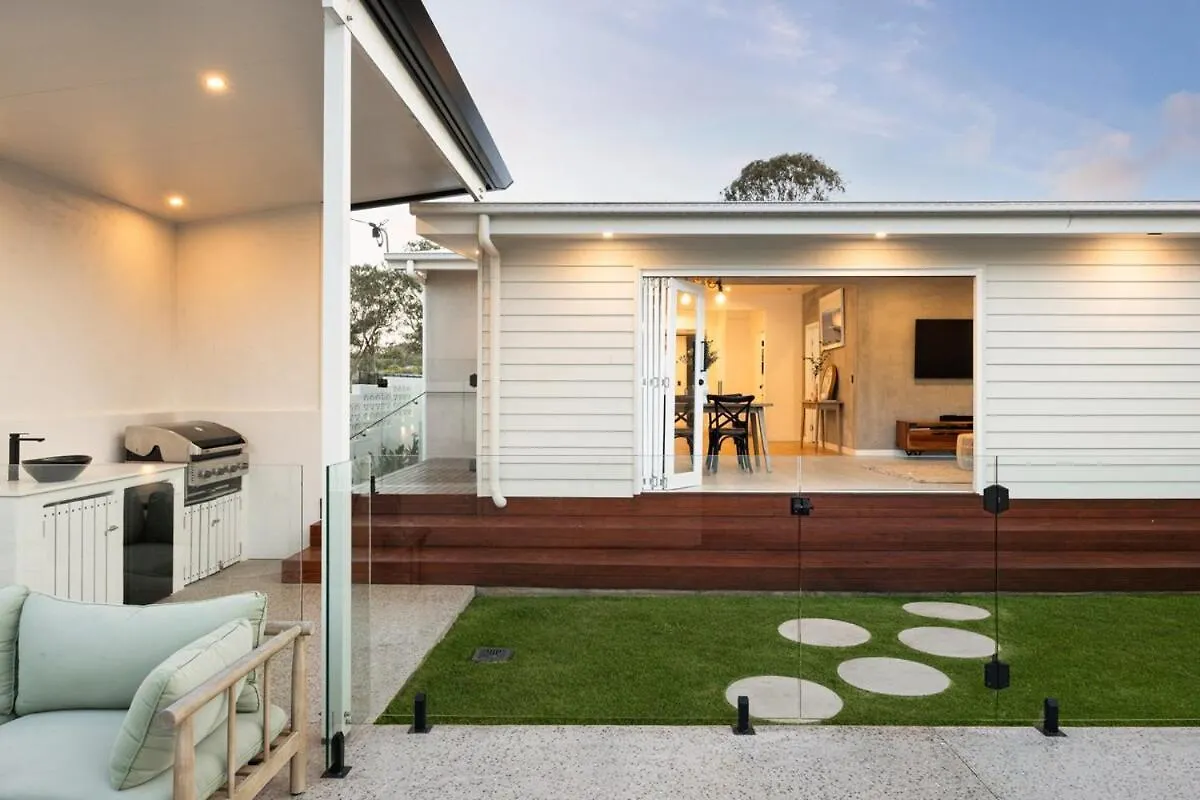 Holiday home Coastal Bliss Sun & Surf Retreat Villa Coolum Beach